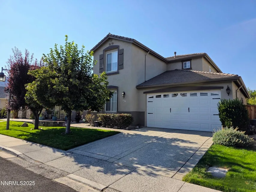 10677 Fire Poppy Circle, Reno NV photo 1