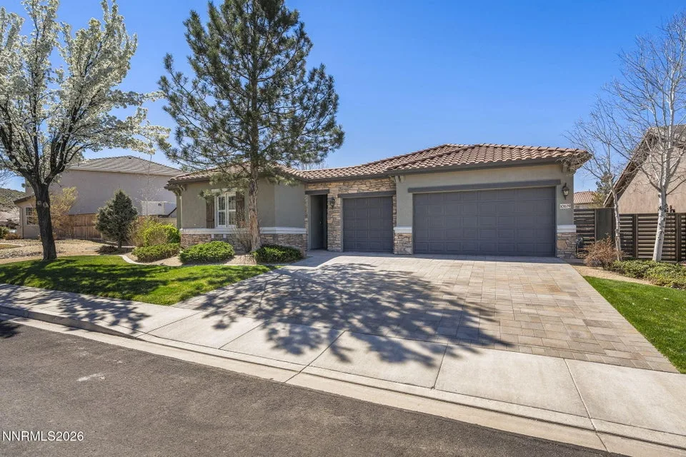 10679 Autumn Walk Lane, Reno NV photo 1