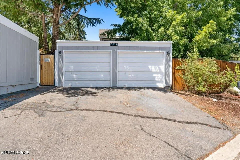 7529 Cumberland Circle, Reno NV photo 1