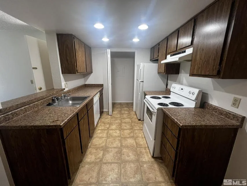 7680 Bluestone 387, Reno NV photo 1