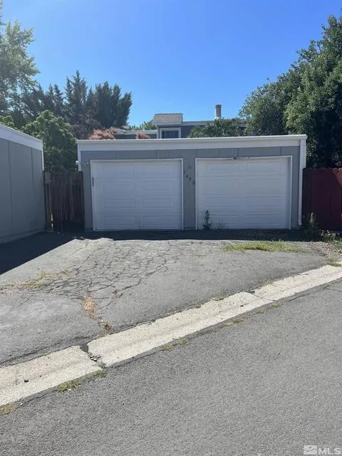 7690 Rhinestone Circle, Reno NV photo 1