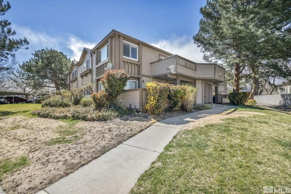 785 Kingston Lane E, Reno NV photo 1