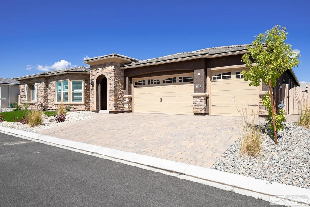9945 Amienda Way, Reno NV photo 1